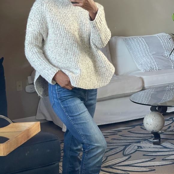 Free People Turtle Neck Cream Color Tinged of Blue Red Threads Sweater. Size S/P - Picture 3 of 9